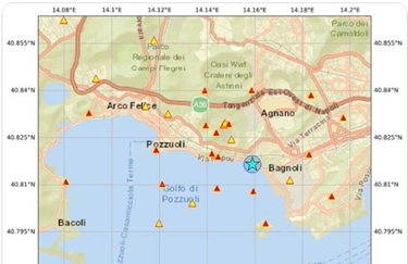 Terremoto Campi Flegrei oggi, scossa 3.4 avvertita anche a Napoli: gente in strada a Bagnoli