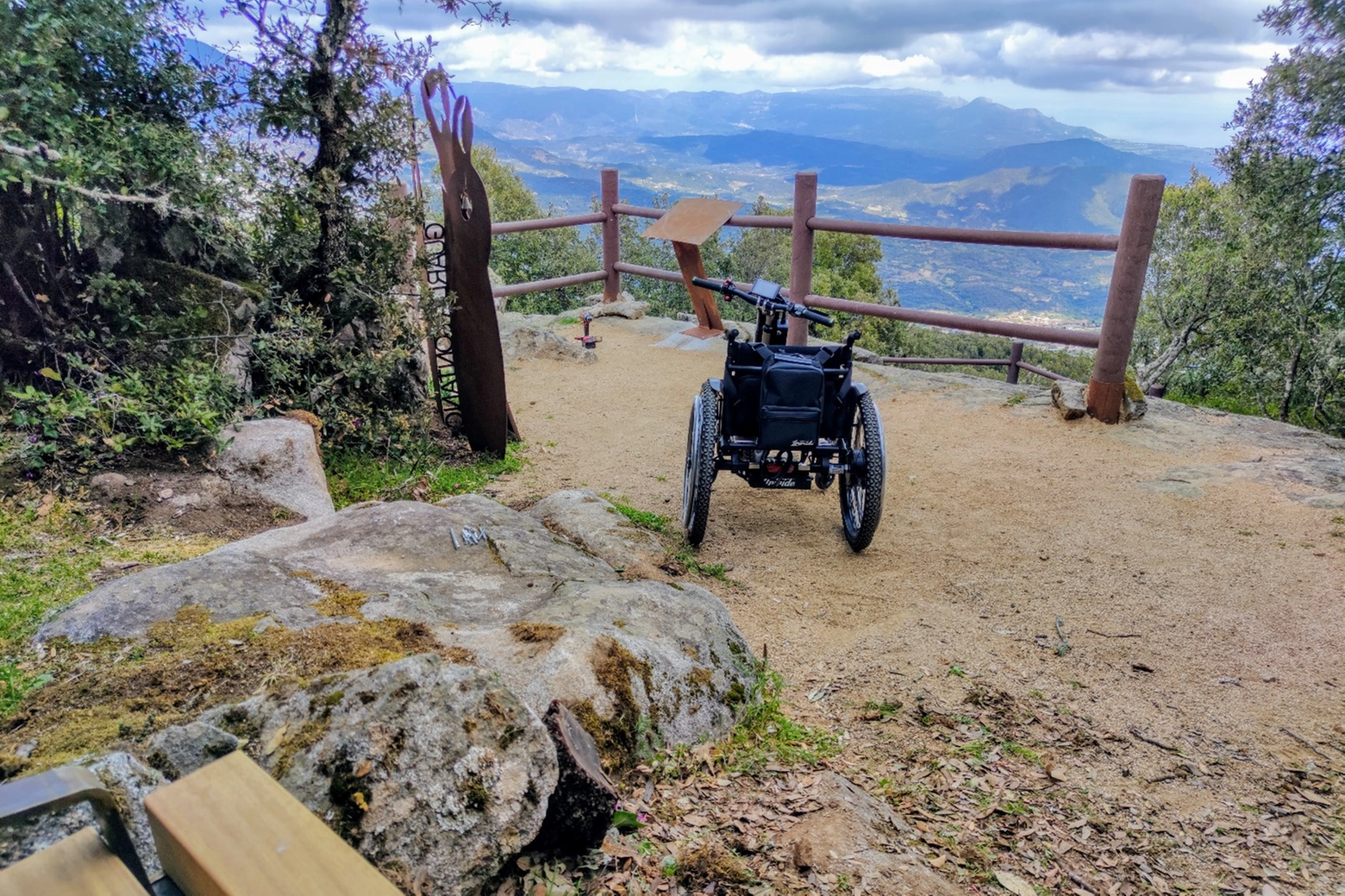 Belvedere lungo il sentiero Andala segura, in Sardegna, primo caso di un percorso agibile anche per i disabili (Credits Comune di Lanusei)
