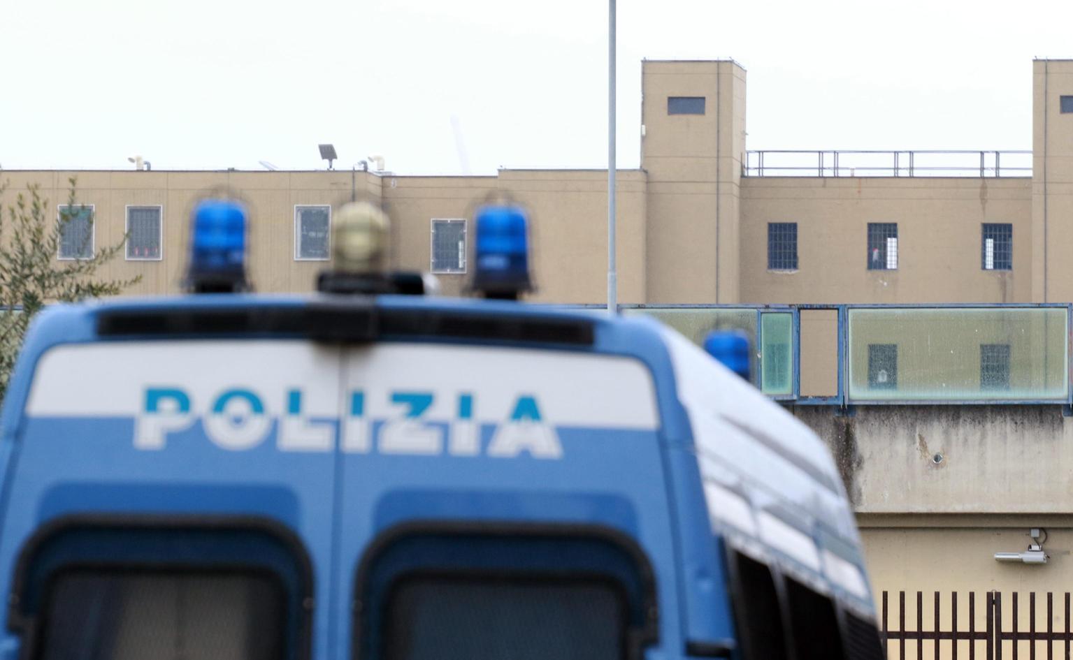 tre agenti indagati per aggressione in carcere a killer denisa