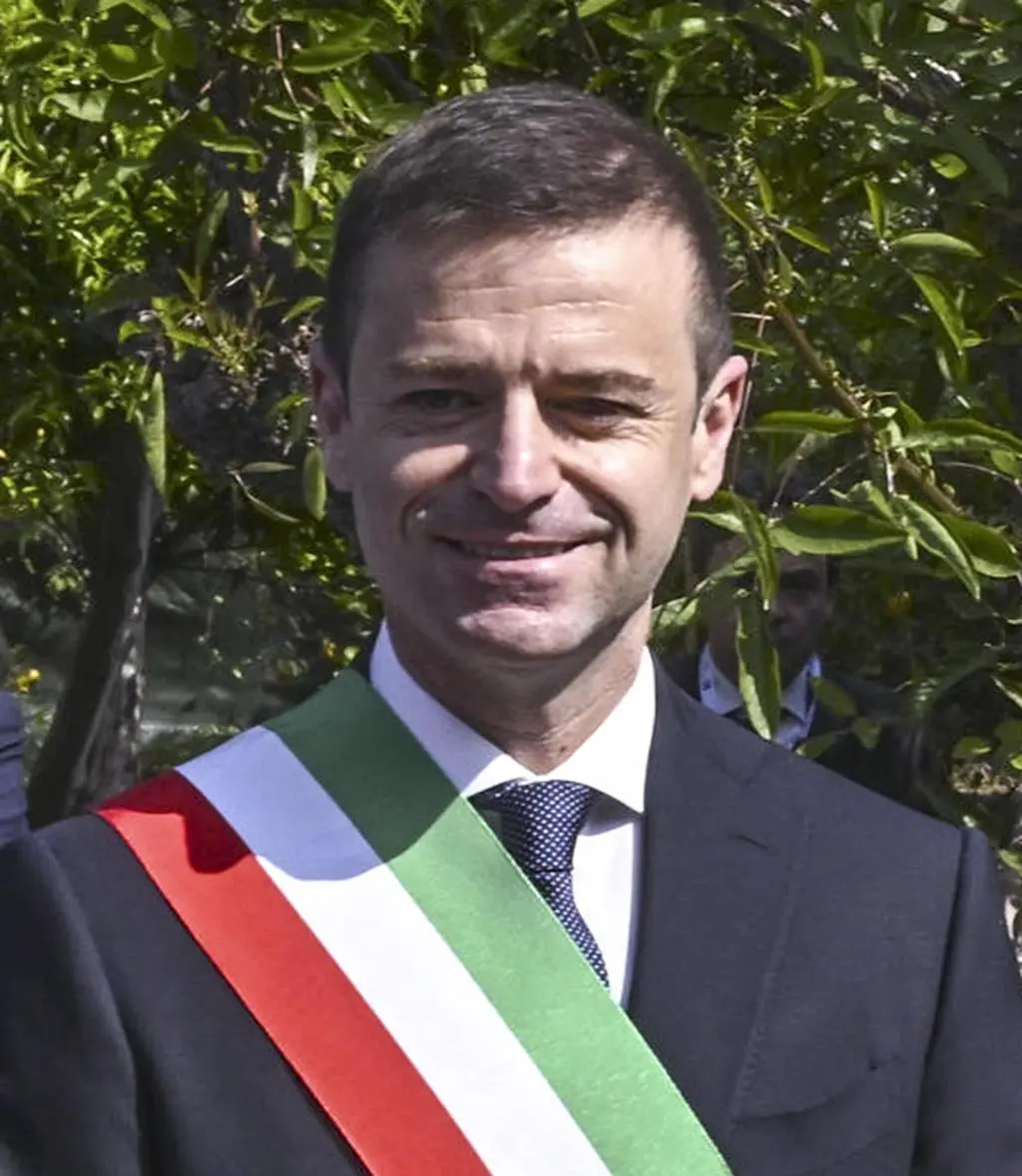 Arrestato il sindaco di Sorrento. Mazzette a cena, colto in flagrante