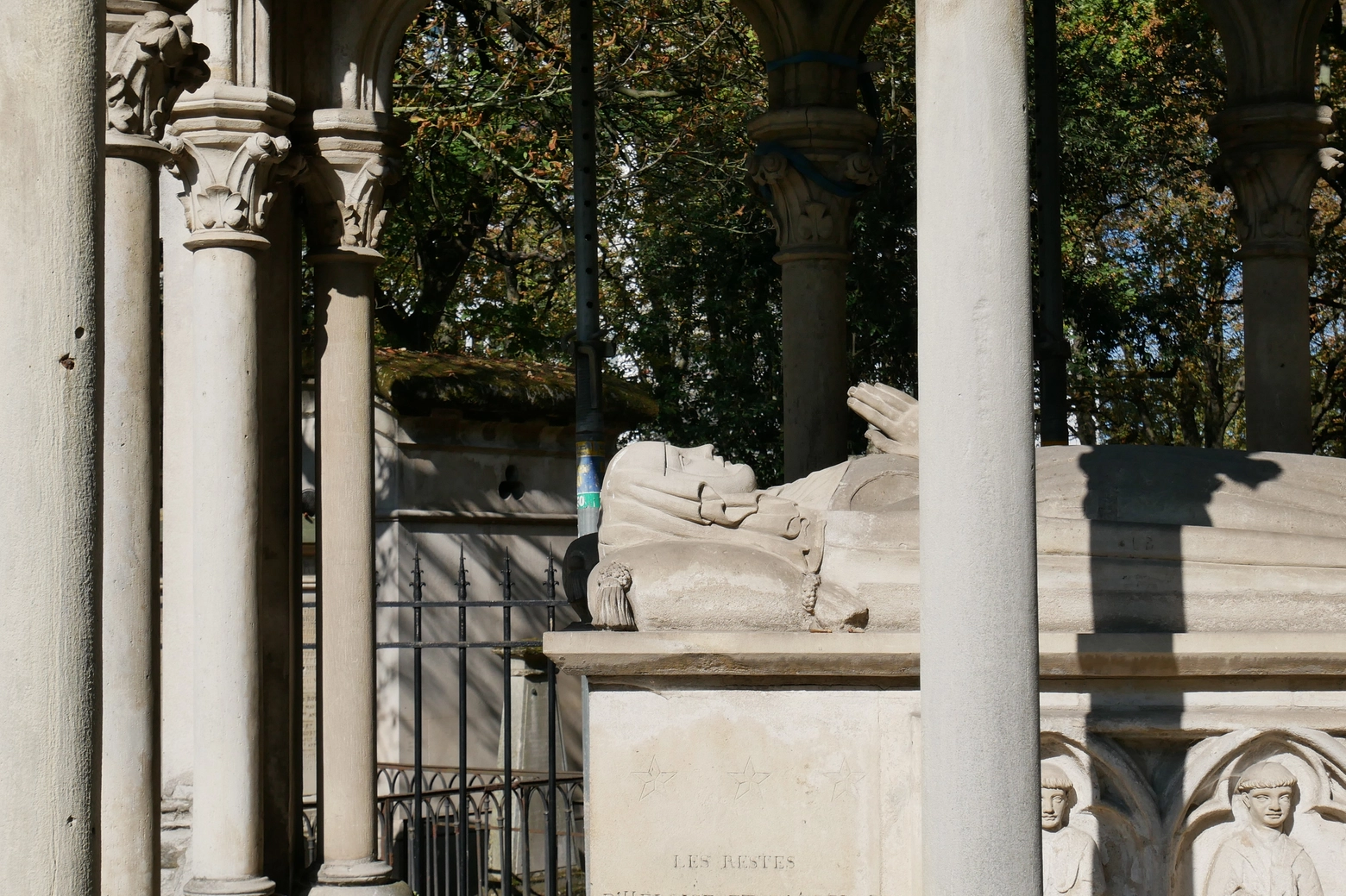 Tomba di Eloisa ed Abelardo a Parigi
