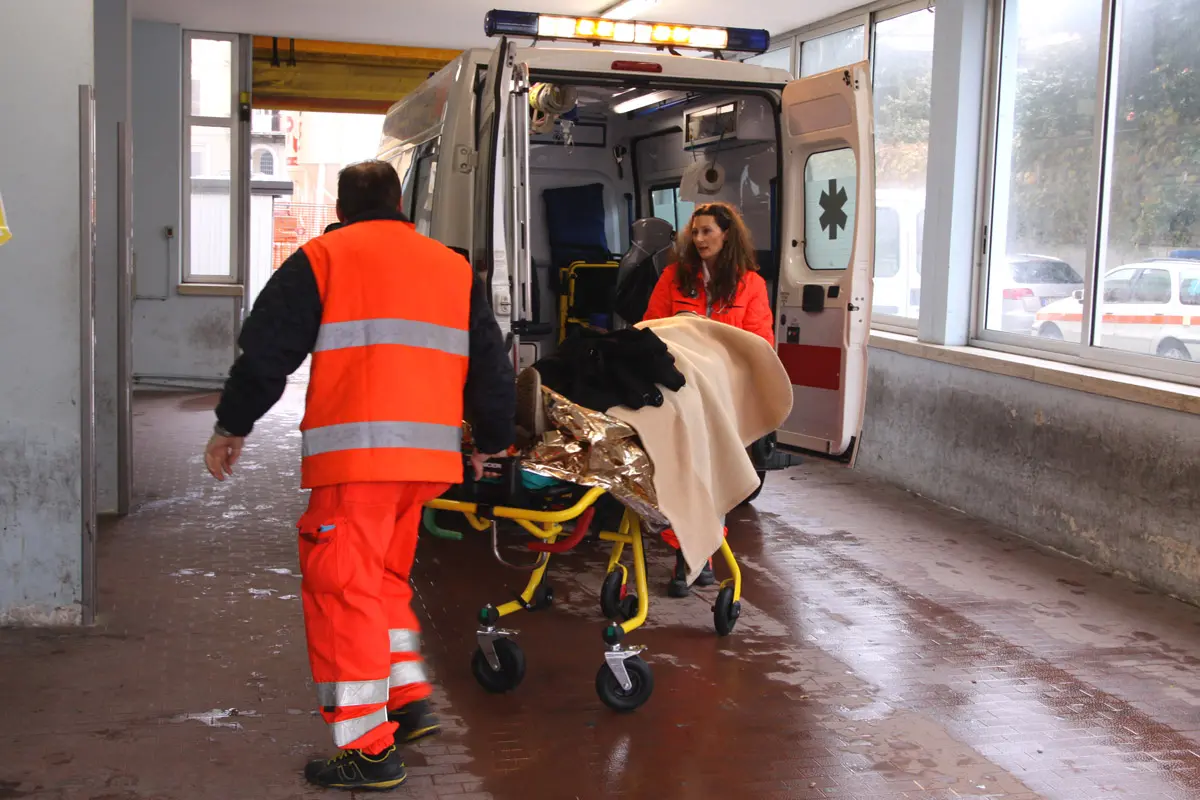 Marcaria, 90enne sbaglia la retromarcia e investe la moglie: la donna muore in ospedale