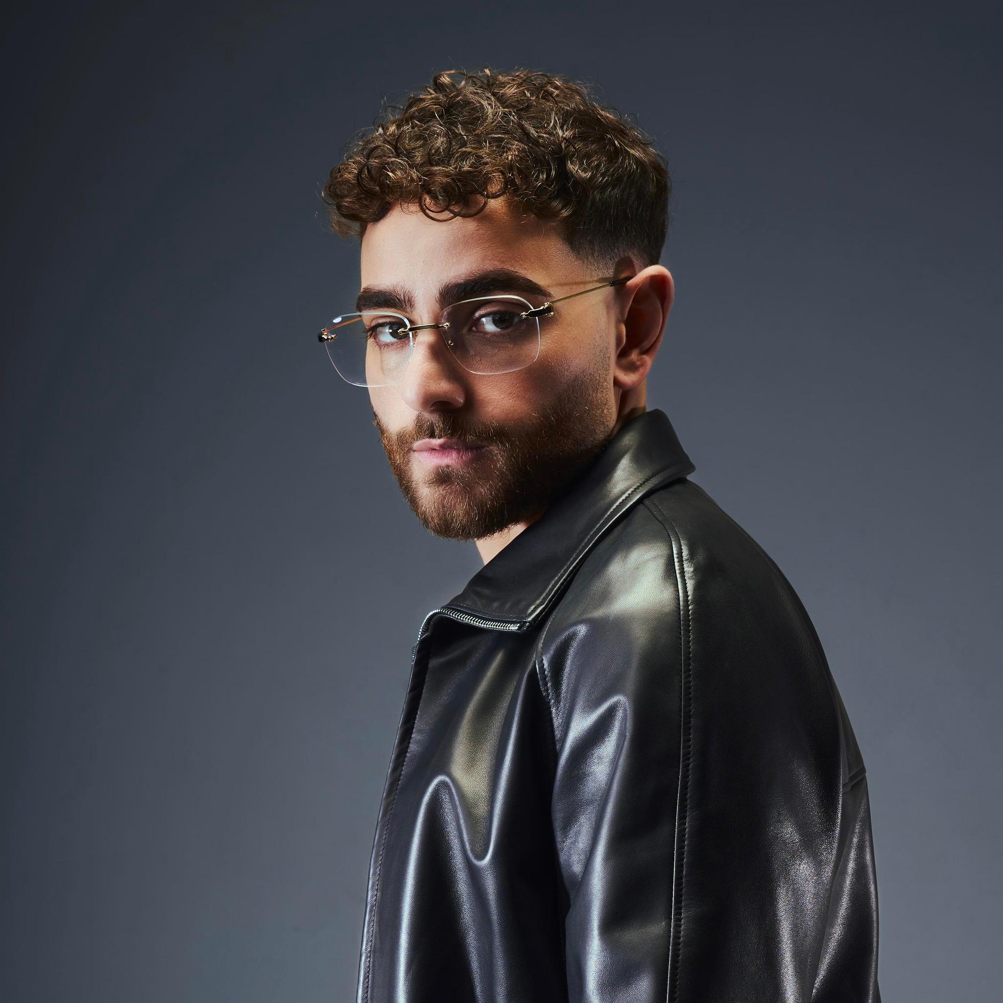 Rocco Hunt da Quotidiano.net Rocco Hunt il rapper di Salerno torna a Sanremo Carriera vita privata e curiosità
