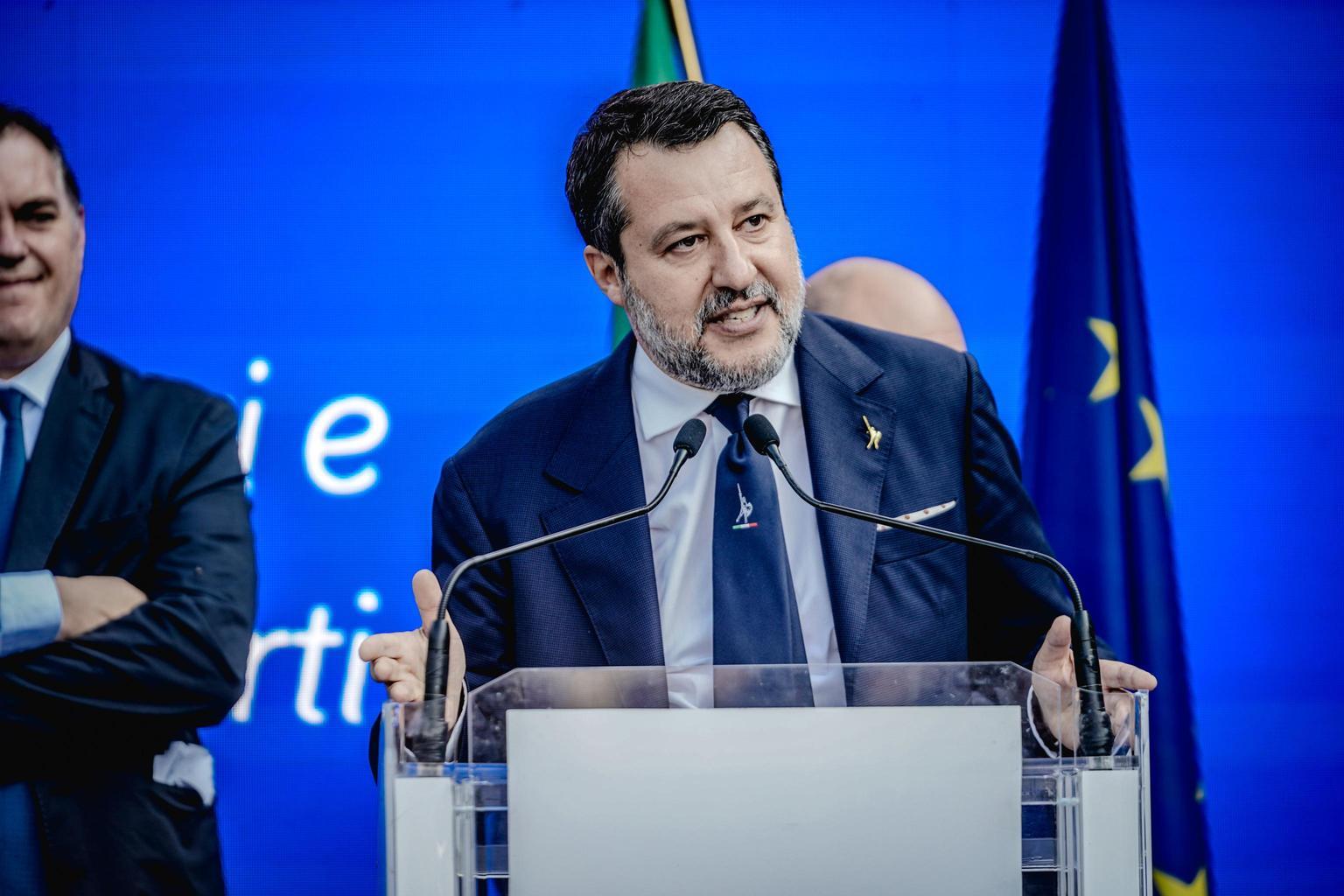 Salvini chiede di ritirare emendamento sui pedaggi Salvini chiede di ritirare emendamento sui pedaggi
