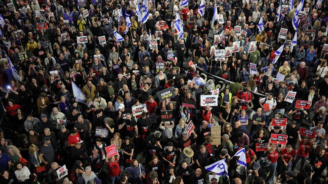Proteste in Israele per voto anticipato e rilascio degli ostaggi