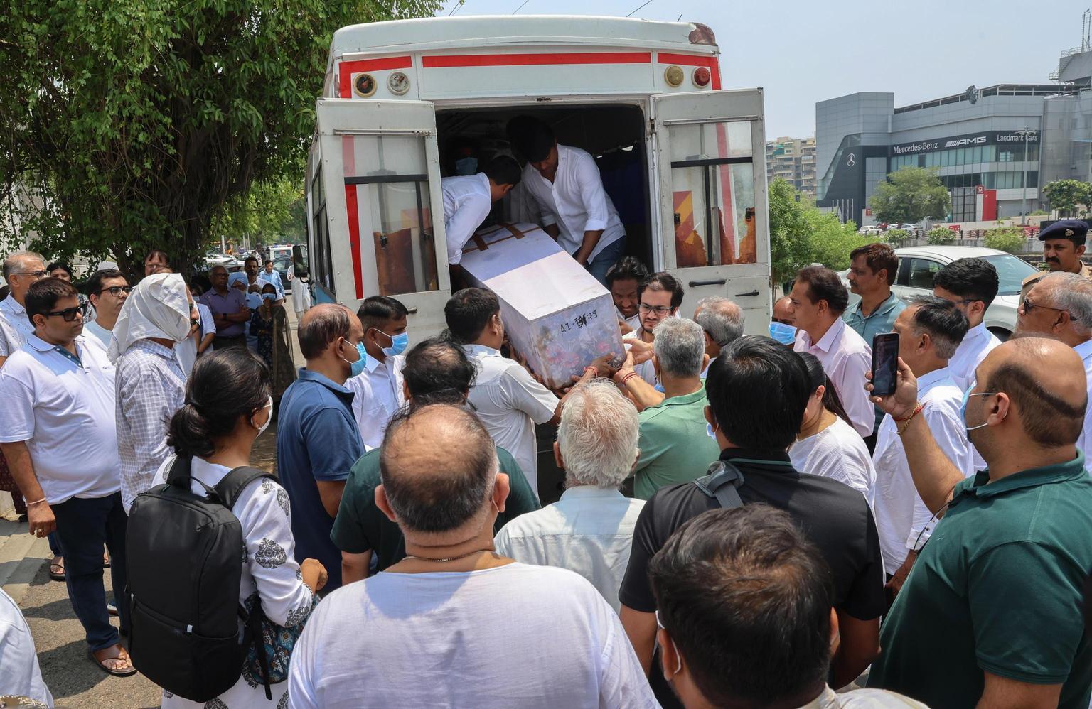 Incidente aereo Air India in Gujarat: identificazione delle vittime tramite test del Dna Incidente aereo Air India in Gujarat: identificazione delle vittime tramite test del Dna