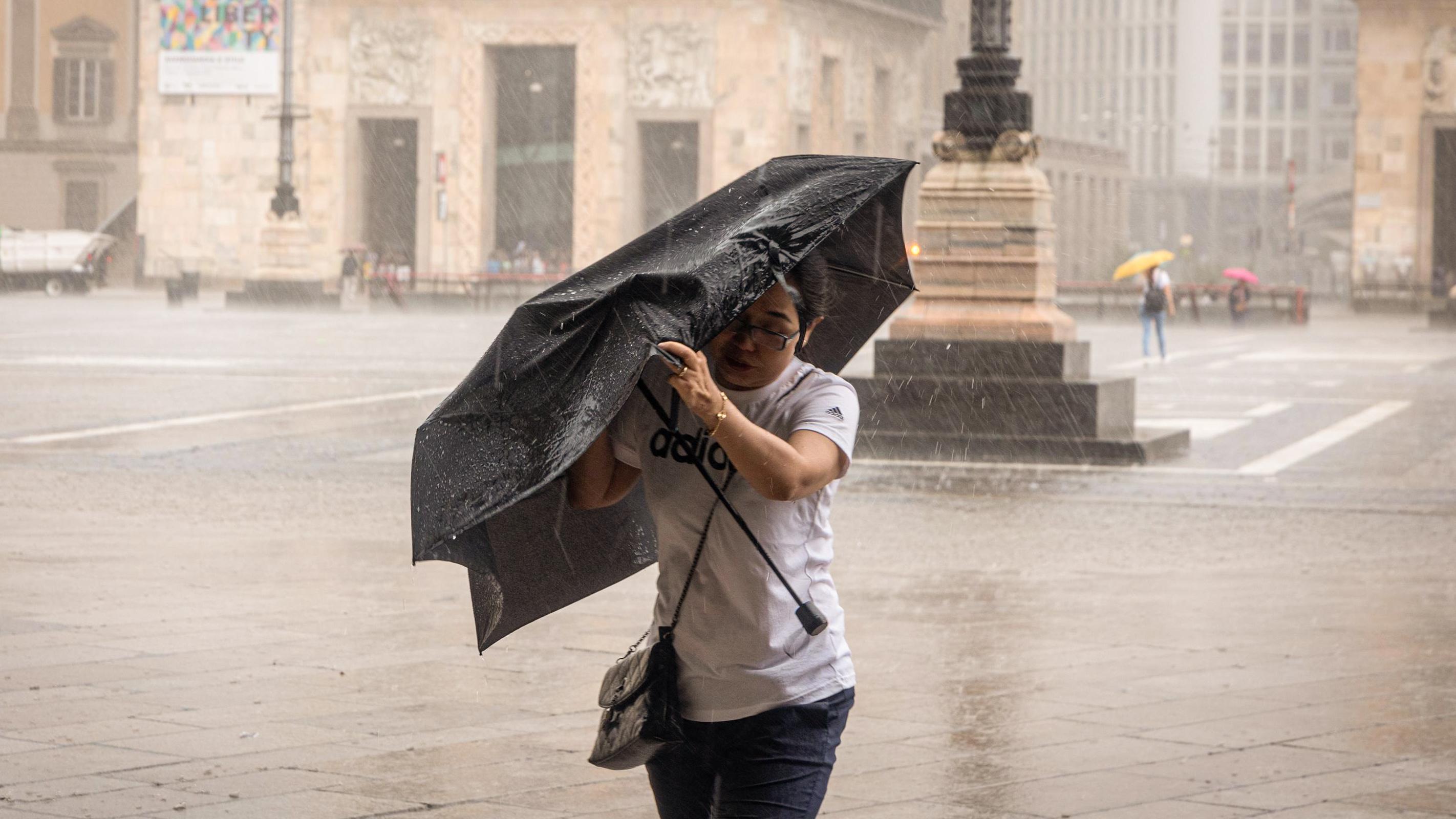 Meteo, settimana di sbalzi termici. Temporali e grandine, poi arriva il caldo africano. Previsioni e mappa Meteo, settimana di sbalzi termici. Temporali e grandine, poi arriva il caldo africano. Previsioni e mappa