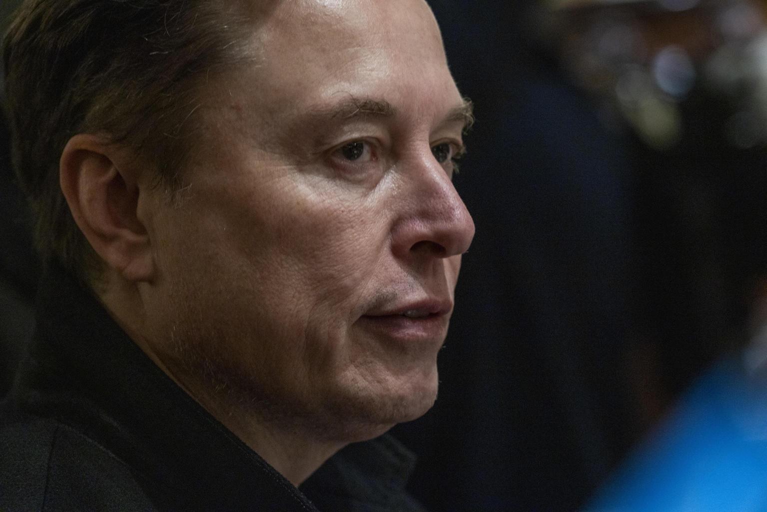 Elon Musk e l Elon Musk e l