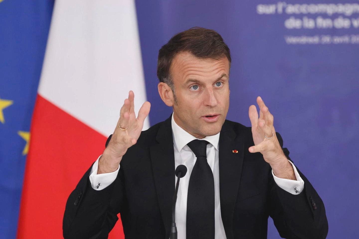Il presidente francese Emmanuel Macron, 46 anni, parla alla Sorbona