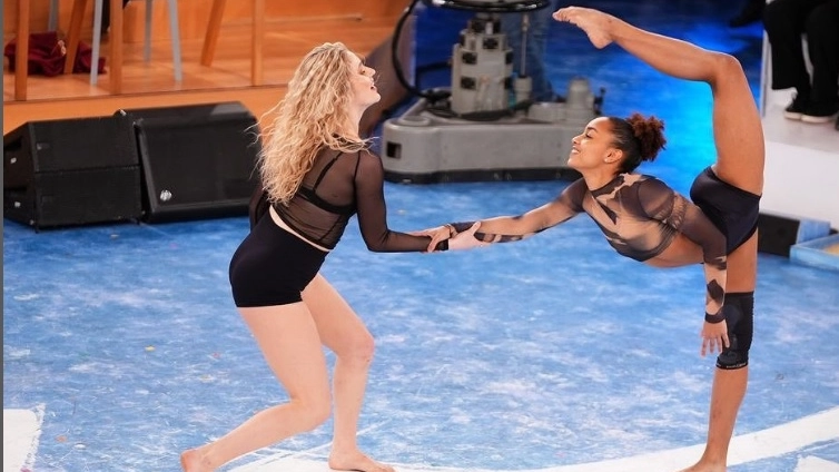 La ballerina vincitrice del circuito di Danza del talent show annuncia di doversi sottoporre a un intervento al ginocchio