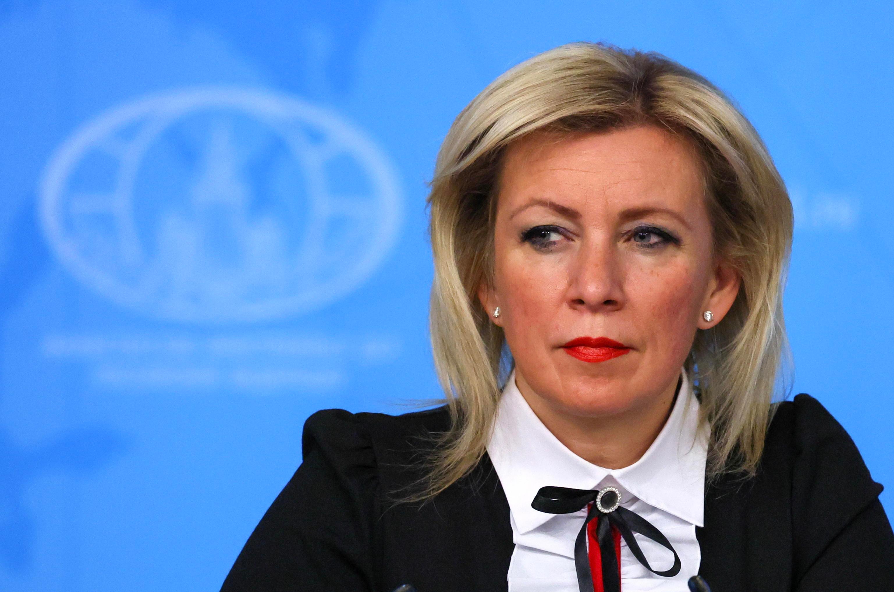 Tensione Russia Francia, Mosca: “Nostra diplomatica fermata a Parigi senza spiegazioni” Tensione Russia Francia, Mosca: “Nostra diplomatica fermata a Parigi senza spiegazioni”