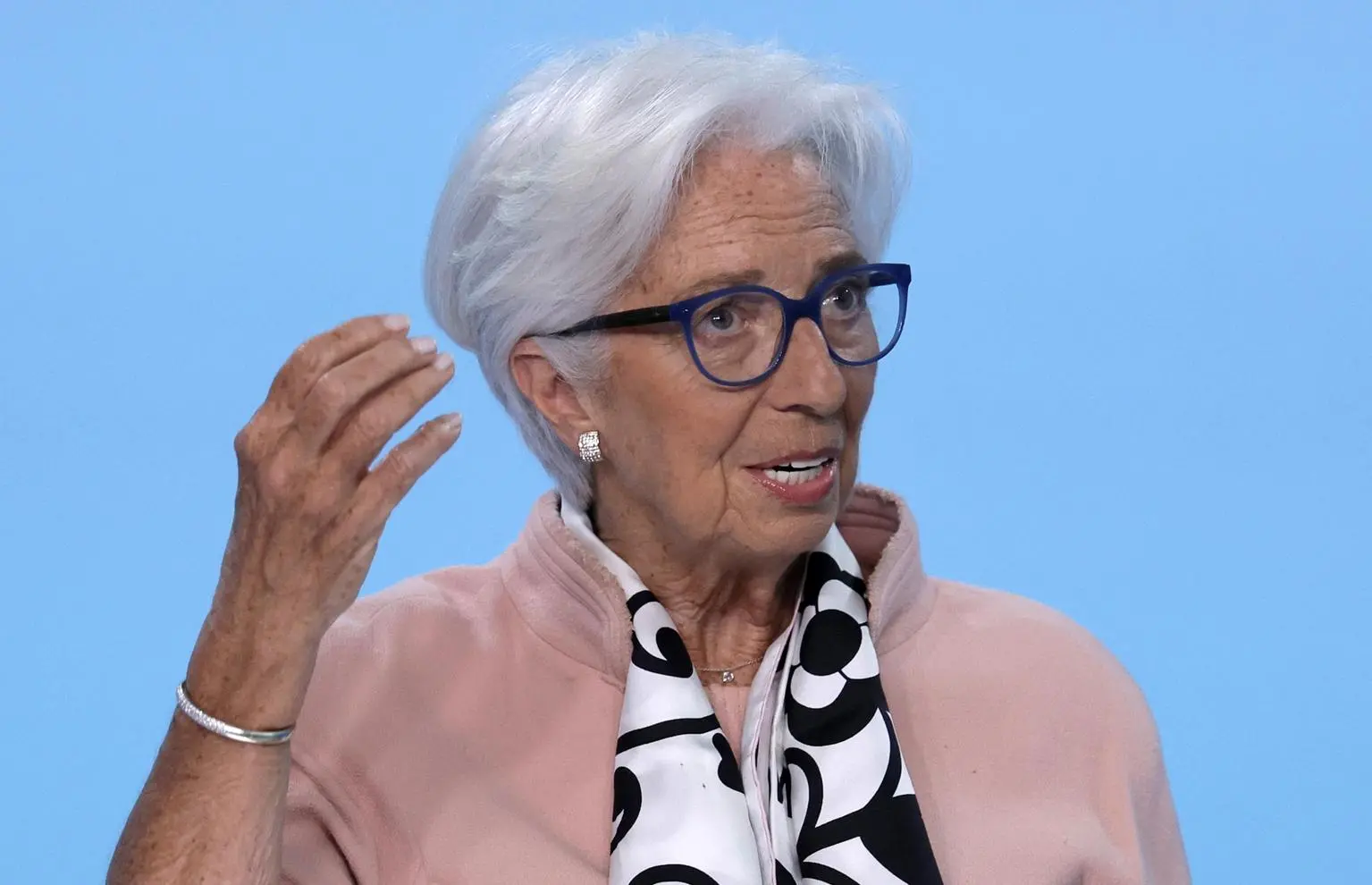 Lagarde, 'Bce deve essere agile, dipende dai dati per decidere'