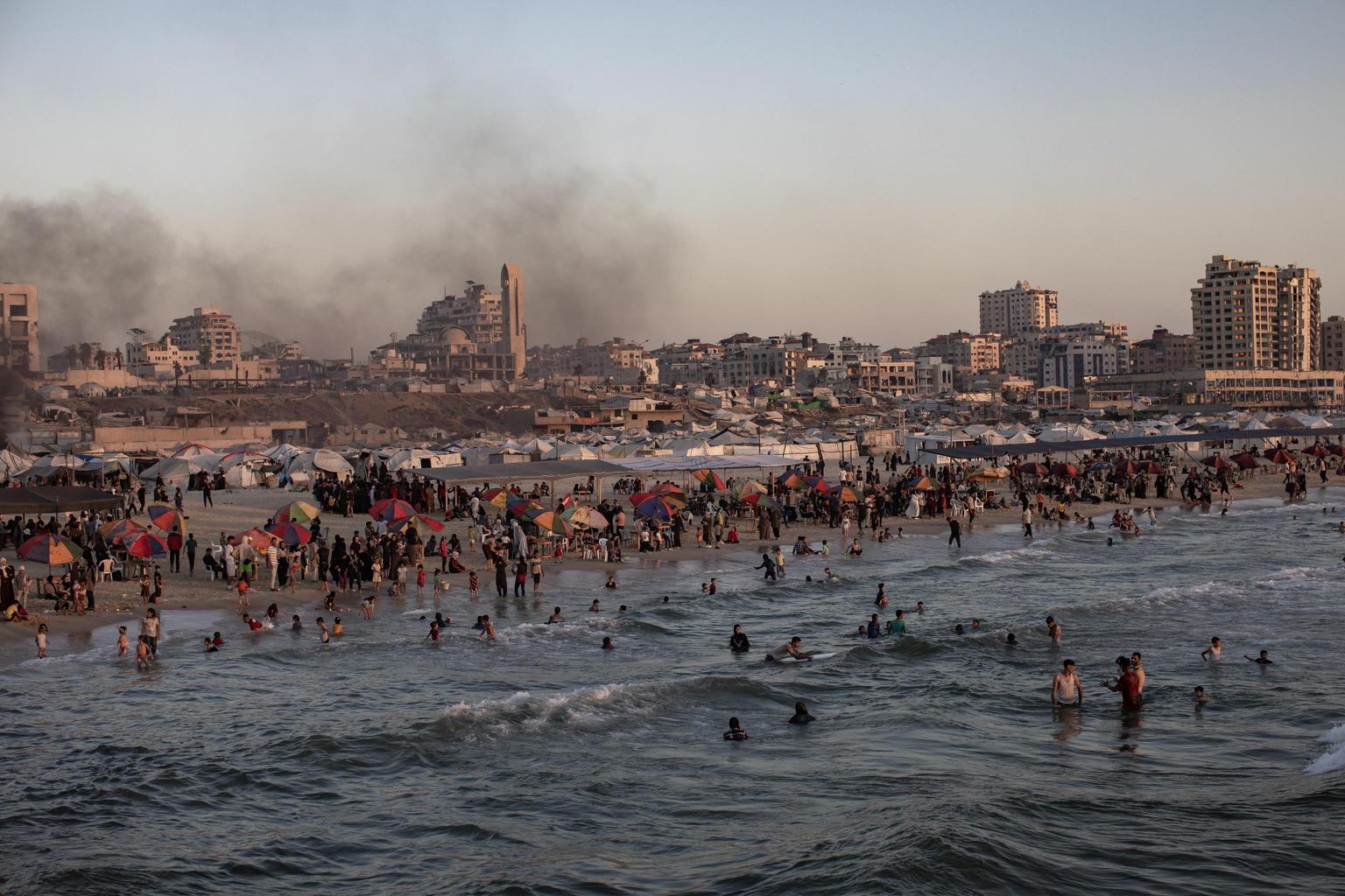 gaza 21 morti in raid israele in internet caf232 sul mare