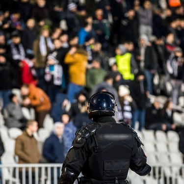 Disordini dopo la partita di Serie D tedesca: oltre 150 agenti feriti