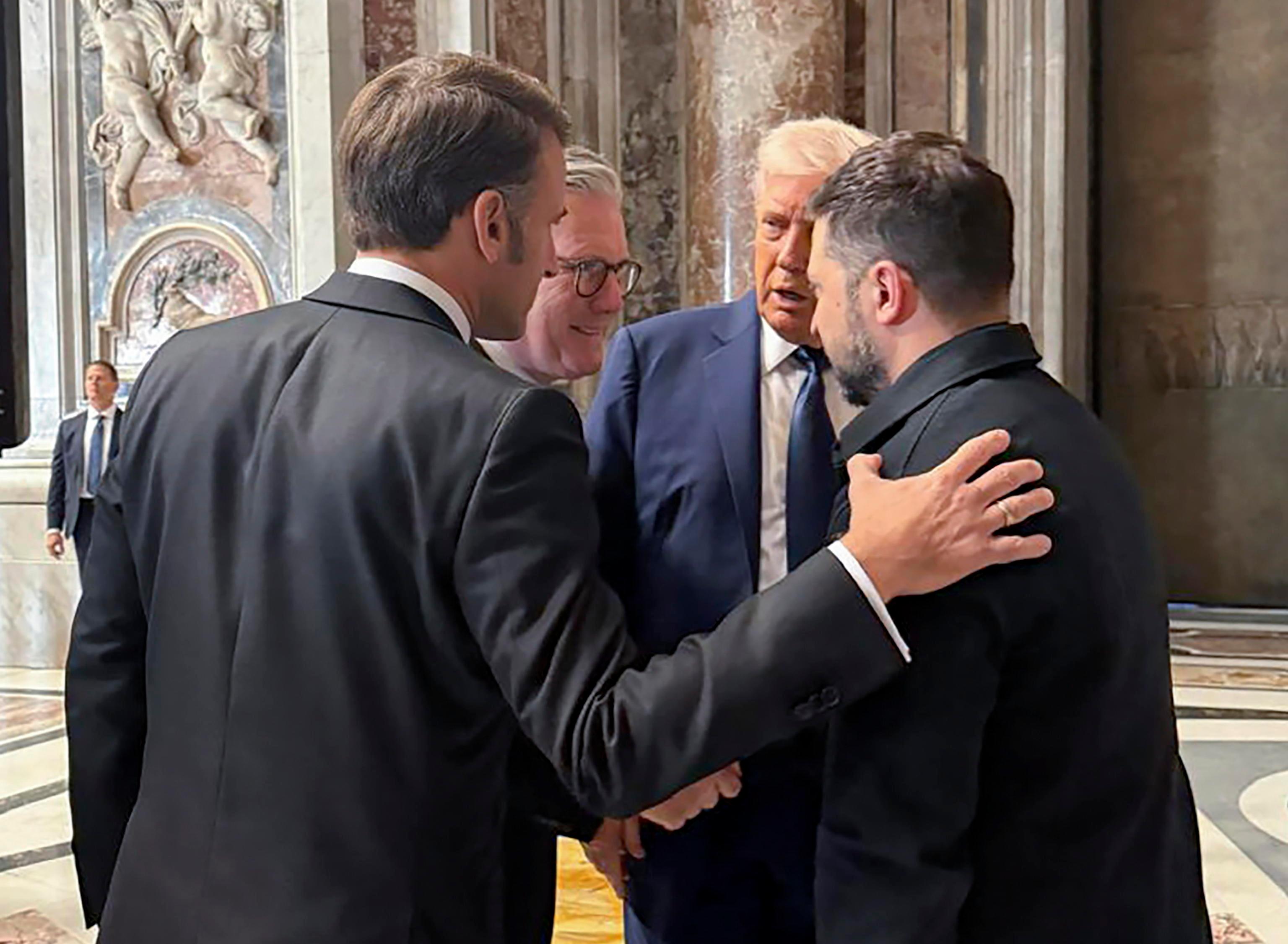 Ucraina, i dubbi di Trump su Putin: “Vuole fermare la guerra o mi prende in giro?” Ucraina, i dubbi di Trump su Putin: “Vuole fermare la guerra o mi prende in giro?”