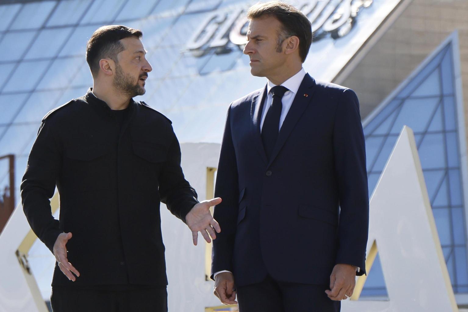 Macron sente Zelensky dopo il colloquio con Putin