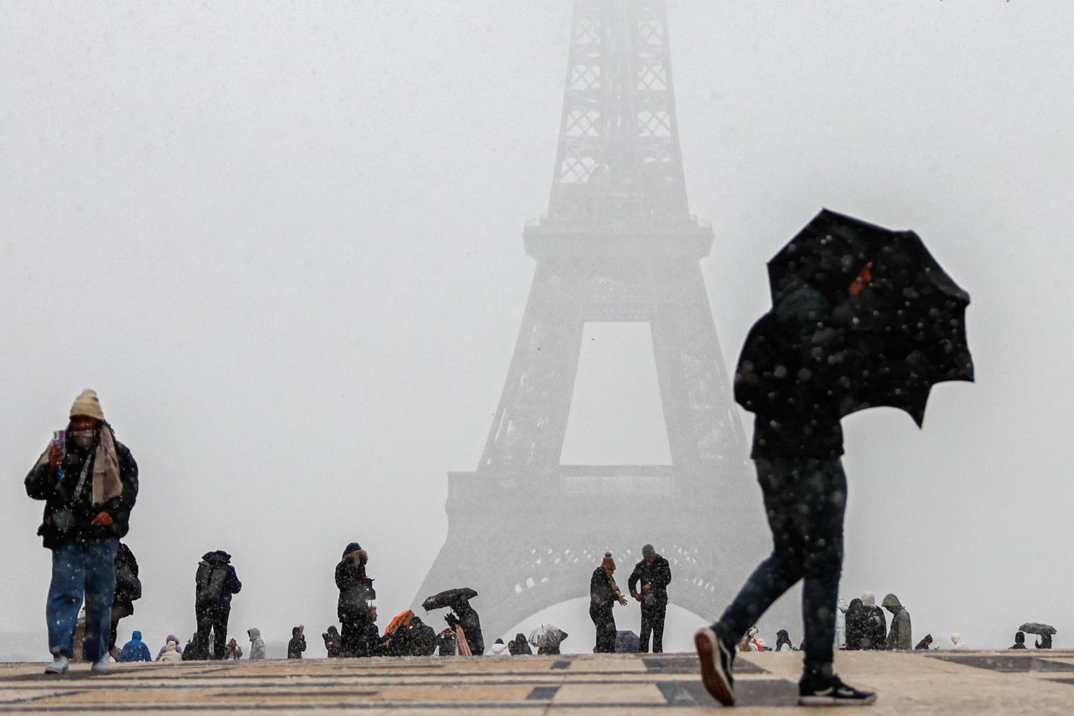 Maltempo in Francia, 2 morti e 17 feriti Maltempo in Francia, 2 morti e 17 feriti