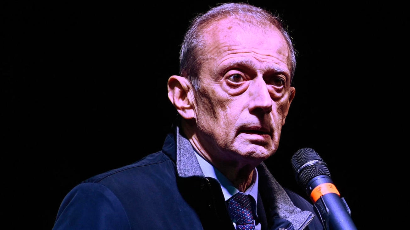 Piero Fassino, deputato del Pd, ha 74 anni