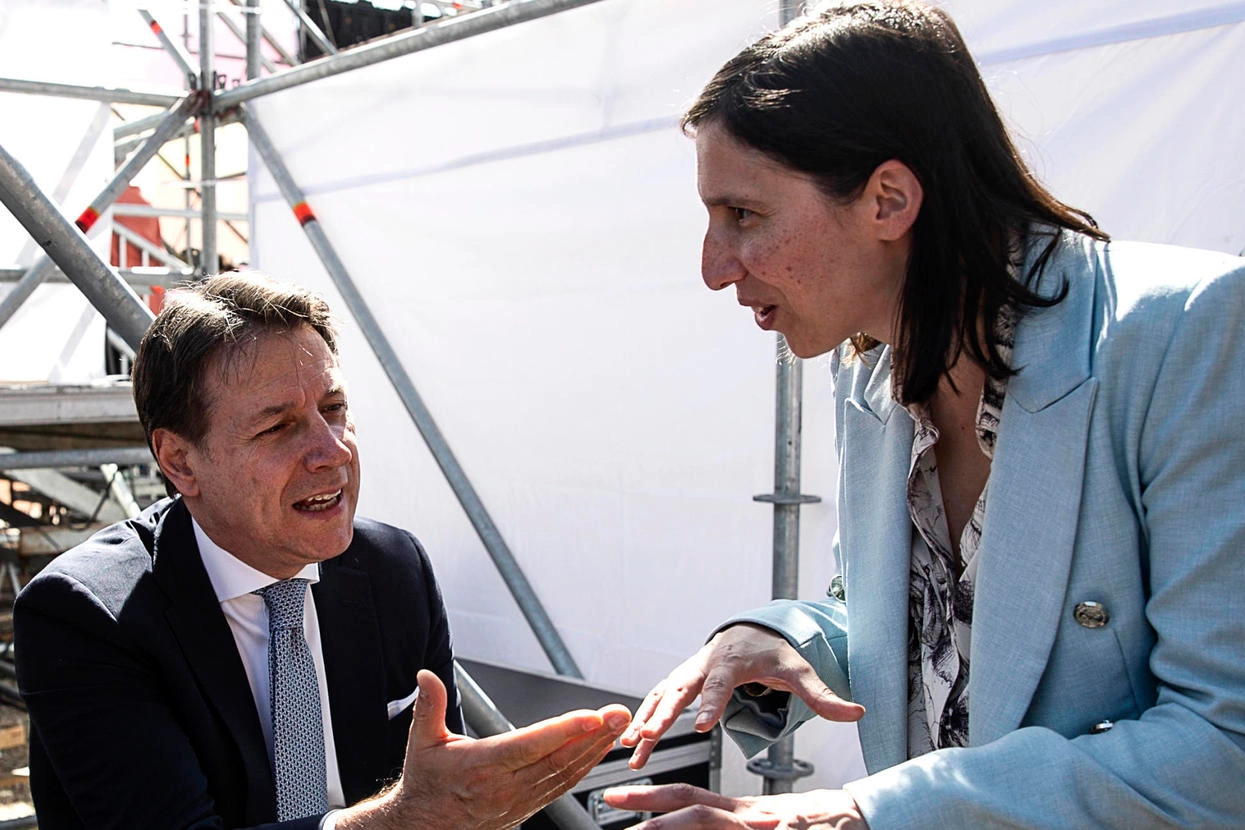 La segretaria del Partito Democratico (Pd) Elly Schlein con il presidente del Movimento 5 Stelle (M5s) Giuseppe Conte