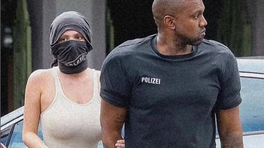 Bianca Censori e Kanye West in una foto su Instagram