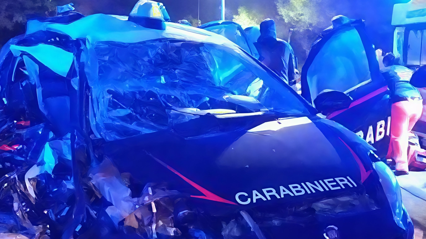 I due carabinieri morti. Travolti da un suv sull’auto di servizio: "La divisa, il loro sogno"