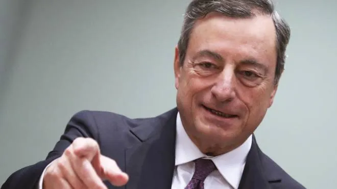 epa07142972 President  of the European Central Bank (ECB) Mario Draghi during Eurogroup Finance Ministers' meeting in Brussels, Belgium, 05 November 2018.  EPA/OLIVIER HOSLET