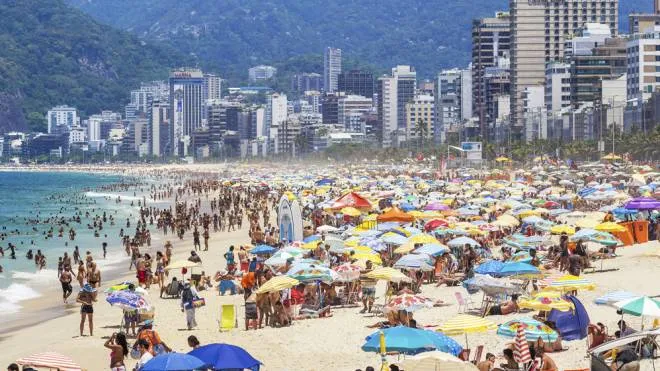 La spiaggia di Ipanema a Rio de Janeiro prima del Coronavirus