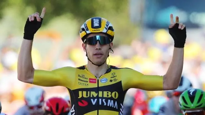 epa08642129 Belgian rider Wout Van Aert of Jumbo-Visma team wins the 5th stage of the Tour de France over 183km from Gap to Privas, France, 02 September 2020  EPA/Thibault Camus / Pool