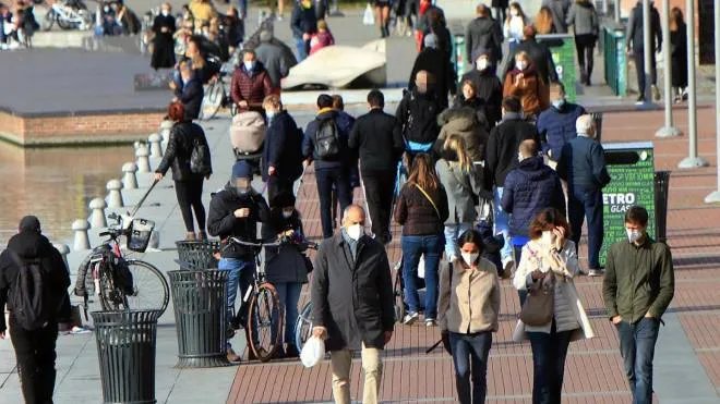 Daily life and Christmas shopping during the second wave of the Covid-19 Coronavirus pandemic? in Milan, Italy, 21 November 2020.
ANSA/PAOLO SALMOIRAGO