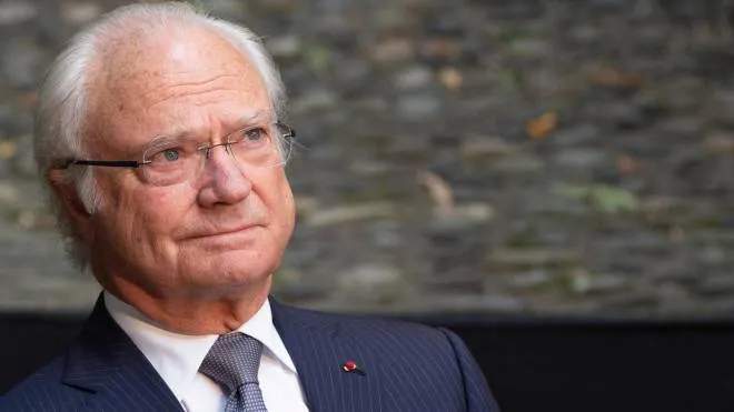 epa07078876 Sweden's King Carl XVI Gustaf attends the inauguration of the Bernadotte Museum, after renovations, as part of a visit to mark the Bicentenary of Bernadotte on the Swedish throne in Pau, France, 08 October 2018.  EPA/CAROLINE BLUMBERG / POOL