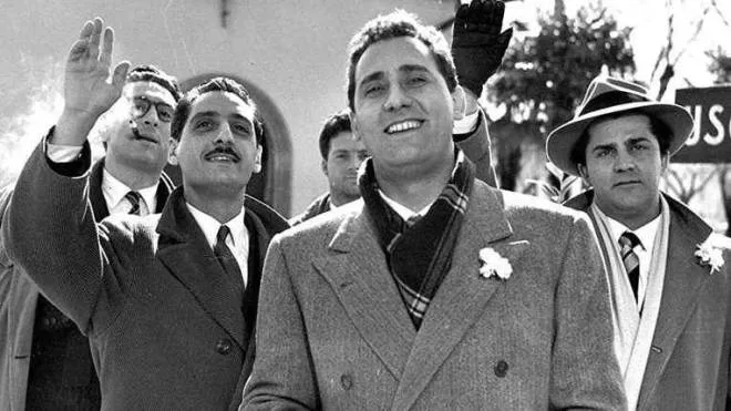 I Vitelloni è un film del 1953, diretto da Federico Fellini, che racconta la storia di cinque giovani perditempo di professione