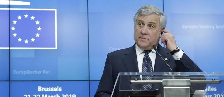 Antonio Tajani, classe 1953, numero 2 di Forza Italia, è anche vicepresidente del Partito popolare europeo