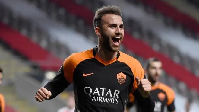 Roma's Spanish  forward Borja Mayoral celebrates scoring his team's second goal during the UEFA Europa League round of 32 first leg football match between SC Braga and Roma at the Jose Alvalade stadium in Lisbon on February 18, 2021. (Photo by MIGUEL RIOPA / AFP)