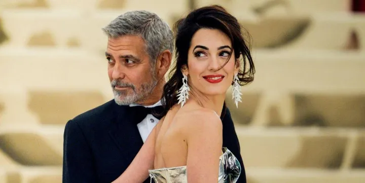 L’attore e regista George Timothy Clooney ha compiuto ieri 60 anni. È spostato con Amal Ramzi Alamuddin, 43 anni