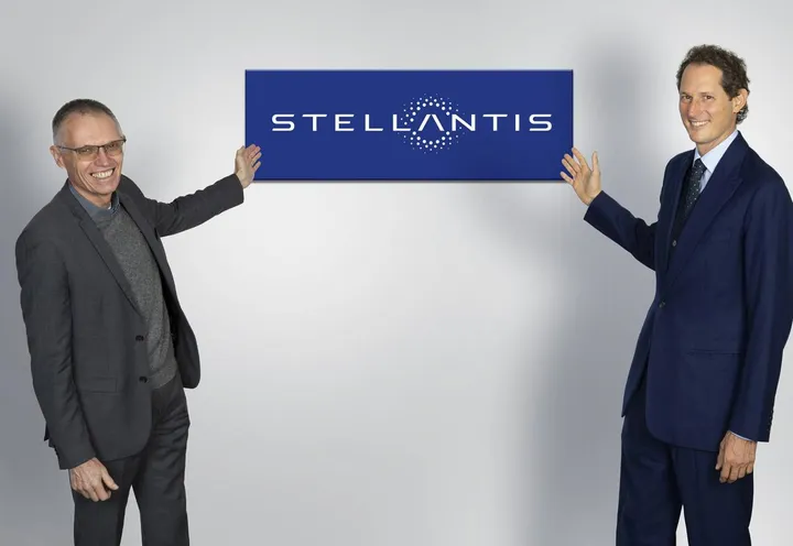 Carlos Tavares, 62 anni, e John Elkann, 45 anni, ceo e presidente di Stellantis