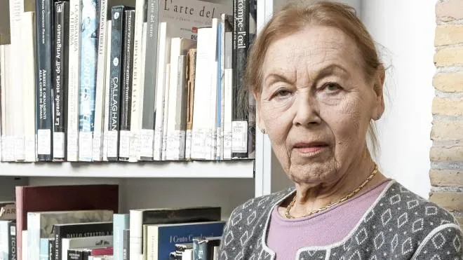 Edith Bruck, 90 anni, finalista al Premio Strega con “Il pane perduto“