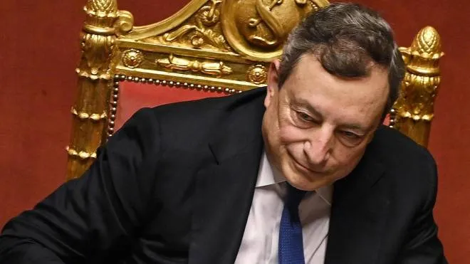Il premier Mario Draghi, 73 anni, tifa Roma e guarderà la finale in famiglia