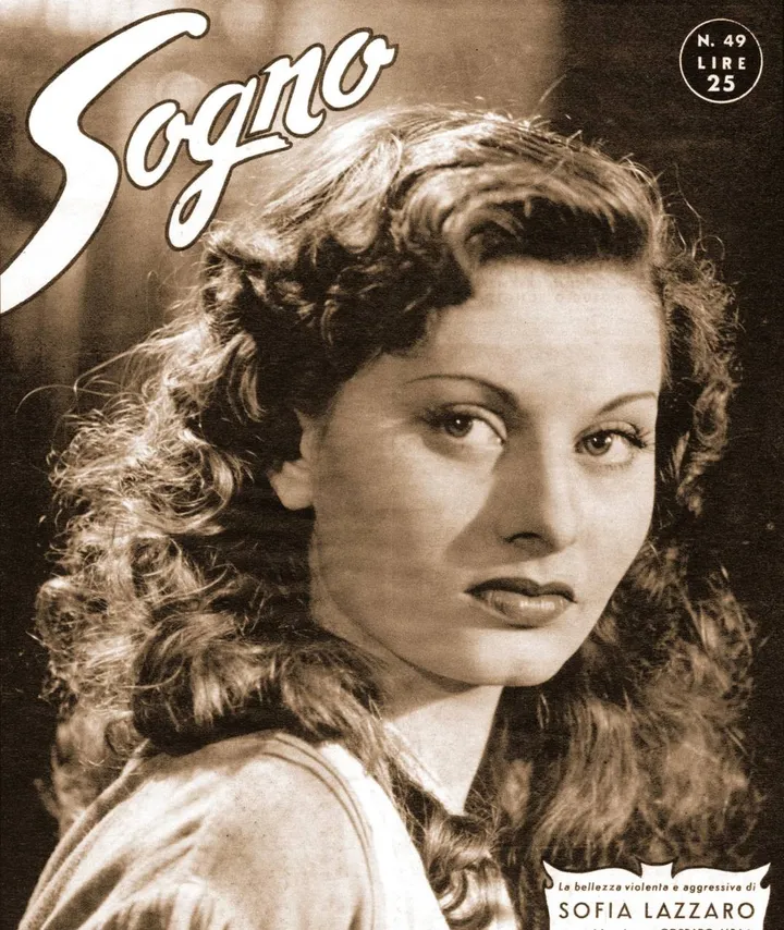 La copertina di “Sogno“ del ’50 con Sophia Loren (Sofia Lazzaro) al MoMa di New York