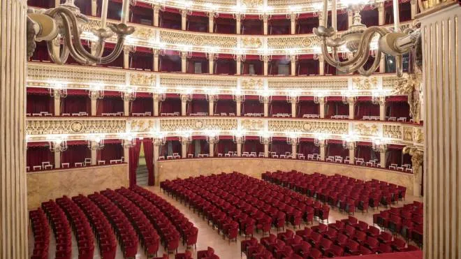 Il Teatro San Carlo di Napoli, aperto alle visite guidate ad agosto