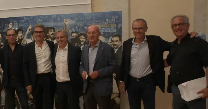 Da sinistra, Davide Cassani, Gian Paolo Montali, Andrea Di Caro, Arrigo Sacchi, Stefano Domenicali e Julio velasco (Corelli)