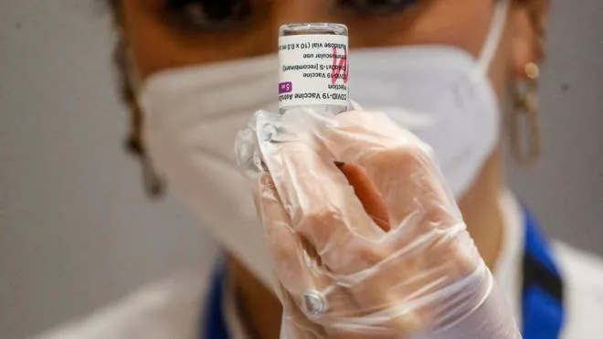 First vaccinations in the hub set up in the headquarters of Italian Industrial Confederation, in Rome, Italy, 01 June 2021. ANSA/FABIO FRUSTACI