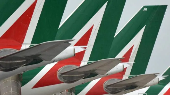 I commissari straordinari pubblicano il bando per la cessione di Alitalia: prezzo base 290 milioni di euro