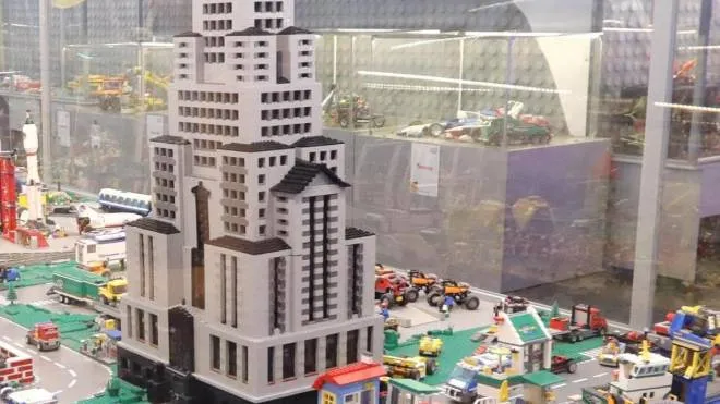 Lego, storica azienda di giochi per bambini (e non solo) si conferma molto attenta alle scelte sociali