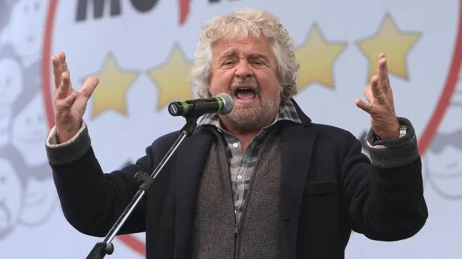 Beppe Grillo, 73 anni, è il garante del Movimento 5 Stelle, che lui stesso fondò nel 2009. insieme a Gianroberto Casaleggio