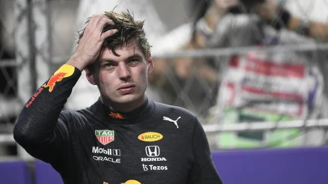 epa09621874 Dutch Formula One driver Max Verstappen of Red Bull Racing reacts at parc ferme after taking the third position in the qualifying for the 2021 Formula One Grand Prix of Saudi Arabia at the Jeddah Corniche Circuit in Jeddah, Saudi Arabia, 04 December 2021. The inaugural Formula One Grand Prix of Saudi Arabia will take place on 05 December 2021.  EPA/STR