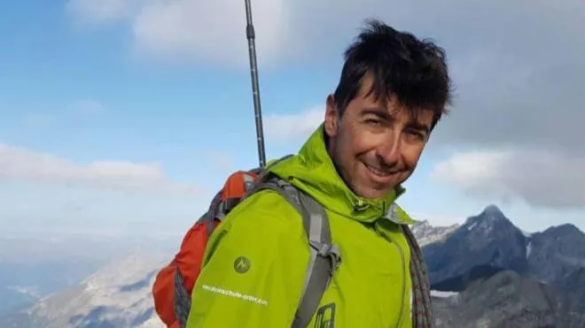 Una foto tratta dal profilo Facebook di Jacopo Compagnoni, guida alpina di 40 anni, fratello della campionessa di sci Deborah,  morto dopo esser stato travolto da una valanga, Santa Caterina Valfuria, 16 Dicembre 2021. FACEBOOK

 +++ATTENZIONE LA FOTO NON PUO' ESSERE PUBBLICATA O RIPRODOTTA SENZA L'AUTORIZZAZIONE DELLA FONTE DI ORIGINE CUI SI RINVIA+++