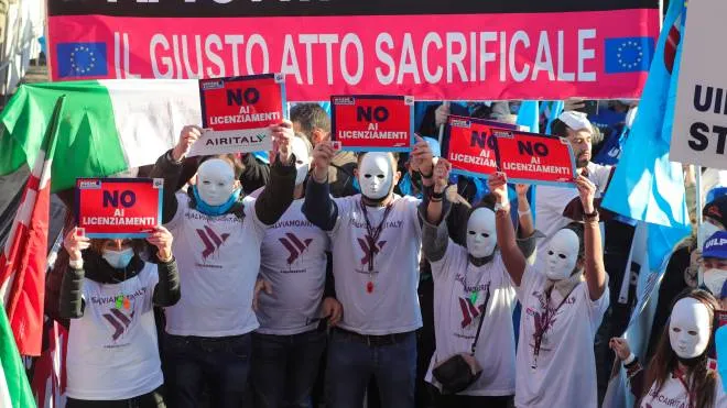 Manifestazione contro i licenziamenti in Air Italy