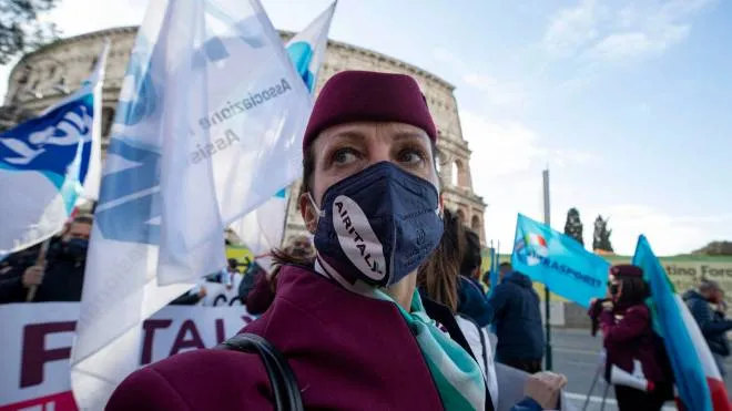 Protesta dei lavoratori Airitaly contro i licenziamenti previsti dalla compagnia, Roma, 11 gennaio 2022
