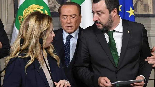 Giorgia Meloni (Fd’I, 45 anni), Silvio Berlusconi (FI, 85), Matteo Salvini (Lega, 48)