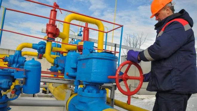 A worker checks equipment at the Dashava gas storage near western Ukrainian town of Stryi, 14 February 2017. The Board of Directors of Russian Gazprom company on 09 February approved the acquisition of additional shares in Nord Stream 2 worth EUR 1.425 billion, according to the company report. Nord Stream 2 AG is a company established for the planning, construction and further use of the Nord Stream-2 gas pipeline running from the Russian coast to Germany via the Baltic Sea bypassing Ukraine.  ANSA/PAVLO PALAMARCHUK